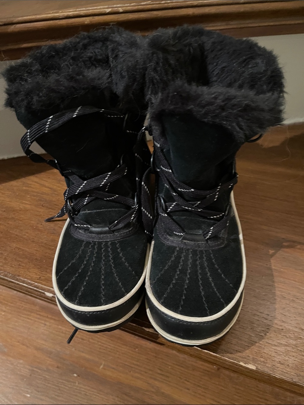 Sorel Black Faux-Fur Lace-Up Winter Boots for Women - Size 7